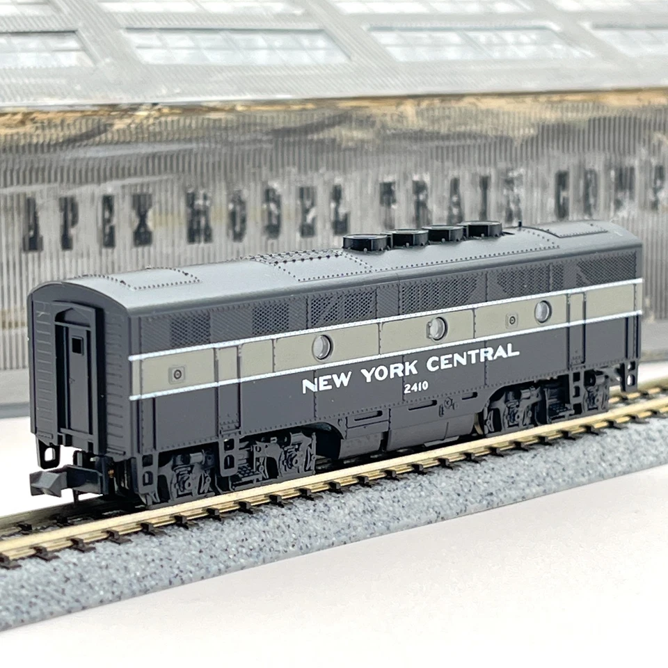Kato N Scale 176-085 New York Central EMD F3B Phase II Diesel Locomotive 2410 - Image 1 of 4