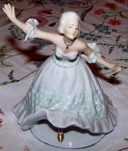 Pristine Schaubach Kunst Lovely Dancing Lady Porcelain 6.75" Figurine - Picture 1 of 7