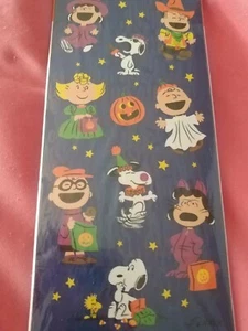 PEANUTS GANG SNOOPY 10 PRO BLATT HALLOWÈEN AUFKLEBER HOLOGRAFISCHE PUNZE - Bild 1 von 8