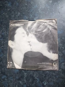 John Lennon 7" 45 RPM Just Like Starting Over / Kiss Kiss Kiss Geffen K99131 - Picture 1 of 6