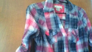 Arizona Jean Co pink plaid roll-sleeve snap-up Older Girl/Teen M Shirt *Flaws - Picture 1 of 12