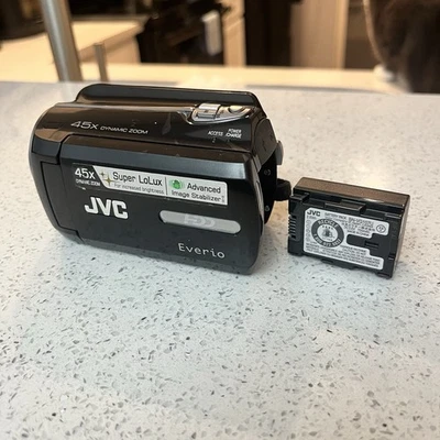JVC Everio GZ-MG750BU 80GB HDD Digital Camcorder W/Battery Untested - Image 1 of 4