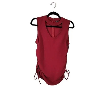 Blusa Dora Landa sem mangas gola V emagrecimento cintura grande tamanho médio vermelha - Imagem 1 de 4