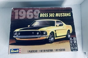 Revell 1/24 Model Kit 1969 Ford Mustang Boss 302 - Picture 1 of 8