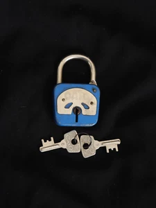 Candado vintage azul rústico Cato Elzett con llaves, hecho en Hungría, cerradura de funcionamiento - Imagen 1 de 14