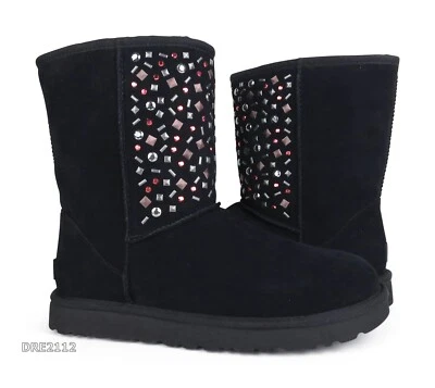 Botas UGG Classic Short Stud II negras de gamuza de piel para mujer talla 7 -NUEVAS EN CAJA- Foto 1 de 4