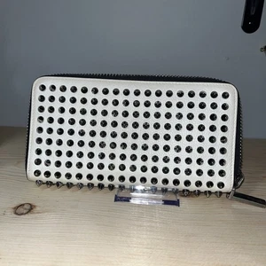 Christian Louboutin Panettone Leder-Geldbörse mit Stacheln und umlaufendem Reißverschluss AUTHENTISCH - Bild 1 von 21