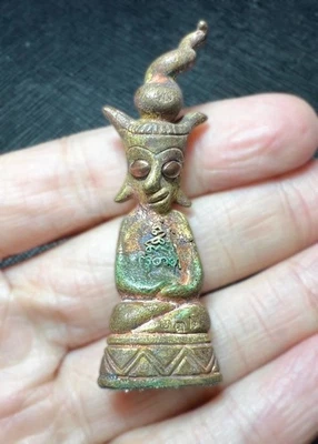 Amuleto tailandês Crescent Moon Emperor Ngang bronze Arjarn Jiam para sorte e charme - Imagem 1 de 4