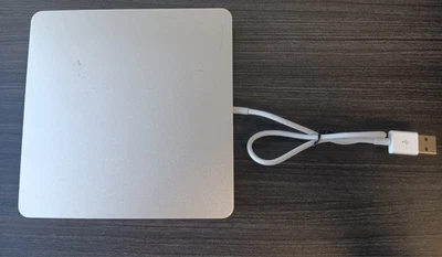 Apple USB SuperDrive External Drive DVD-RW/CD-RW Burner A1379 - Image 1 of 4