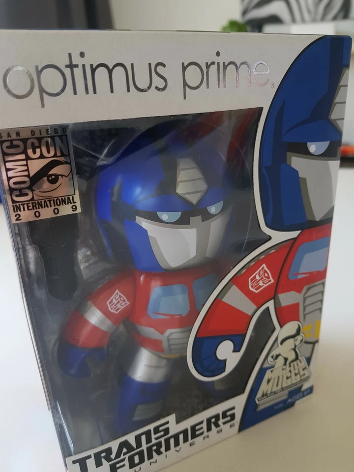SDCC 2009 EXCLUSIVE TRANSFORMERS UNIVERSE OPTIMUS PRIME MIGHTY MUGGS MIB - Image 1 of 1