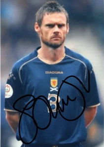 ESCOCIA Y PRESTON: FOTO DE ACCIÓN FIRMADA POR GRAHAM ALEXANDER 6x4 + certificado de autenticidad - Imagen 1 de 1