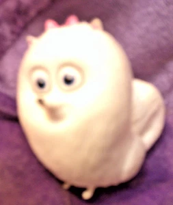 Lotto 2 Figurine LA Vita Segreta degli Animali Chloe Gatto e Cane Gidget COSÌ CARINE! - Foto 1 di 3