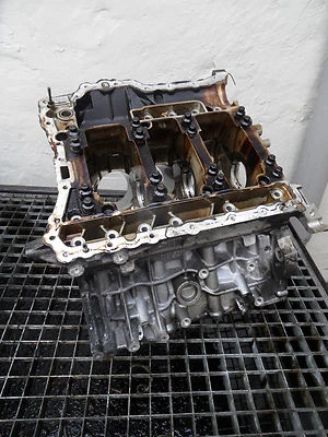 Original Audi A6 4F 2.4 FSI Kurbelgehäuse Motorblock block 06E103021AC 06E103032 - Image 1 of 4