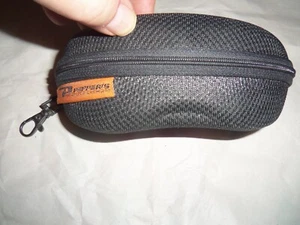 Peppers Polarized Eyeware Doughnut Pouch Zippered Black Great Condition w/ Clip - Picture 1 of 3