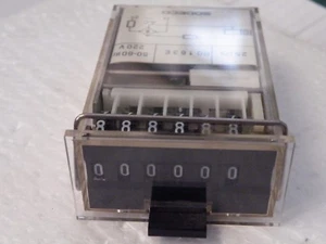 Contador mecánico de 6 dígitos + reinicio. Pulso Swiss Made VGQ 220Vac RG163E 145g 604 - Imagen 1 de 4