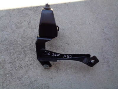 Lexus IS250 2012 soporte de bomba de freno antibloqueo P#44590-53100 OEM Foto 1 de 4