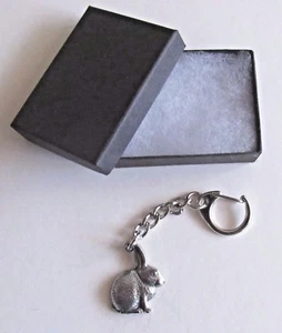 F) KEYRING PEWTER RABBIT WILDLIFE MAMMAL COUNTRYSIDE DOE BUCK WARREN EARS FEET - Picture 1 of 3