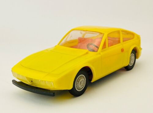 Anker PIKO 1:20 Alfa Romeo 1300 Junior Zagato gelb Schwungrad-Antrieb MSW DDR
