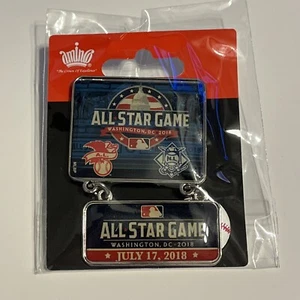 Neu 2018 MLB Baseball All Star Spiel Washington DC hängendes Schild AL NL Logo Pin - Bild 1 von 2