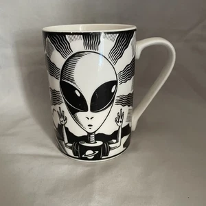 222 Fifth Mug Tasse Marsianer Chris Gall Kaffee Tee Aliens Roswell *lesen - Bild 1 von 6