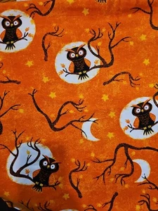 TELA DE FRANELA CON ESTAMPADO DE ESTRELLAS DE ÁRBOL DE BÚHO SABIO HALLOWEEN DE 2 YARDAS 12" ~ COLCHA DE COSER - Imagen 1 de 5
