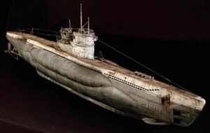Submarino alemán modelo Pro Built VII C 1/72 edición platino (pedido anticipado) - Imagen 1 de 12
