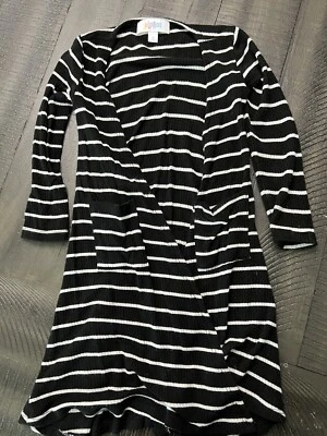 LuLaRoe Talla 2 Sariah Niños Plumero Suéter Cárdigan Negro Y Blanco Acanalado Usado en Excelente Condición Foto 1 de 2