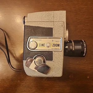 Revere EYE-MATIC Magazine Eight 8mm Camera w/wide angle 9mm/normal 13mm lens - Picture 1 of 6
