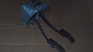 1969 JAGUAR E TYPE XKE 4.2 SERIES 2 MANUAL PEDAL BOX - Picture 1 of 7