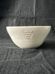 Cuenco vintage de cerámica marfil con sello ardilla lejos el día Skip La La - Imagen 1 de 9