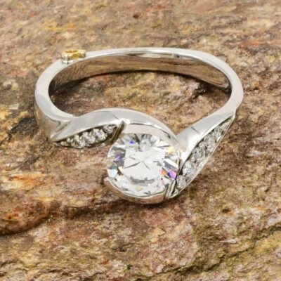 New 14k White Gold CZ/Cubic Zirconia & Diamond Wedding Band/Ring Size 6.5 - Image 1 of 4