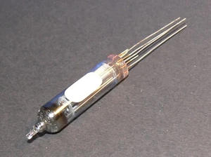 DM70 Röhre Tube Magisches Auge / Abstimmanzeige wie EM 70 neu - Picture 1 of 2