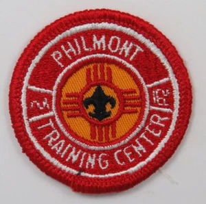 Parche para centro de entrenamiento Philmont de 2" de ancho borde rojo - Imagen 1 de 1