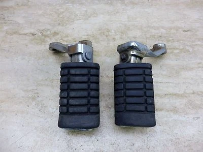 Honda V30 Magna VF500C H1037-1 1985. suportes frontais para pés e hastes - Imagem 1 de 4