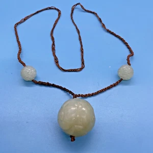 Antica Collana Asiatica Intagliata Giada ""Verde"" con Corda di Seta Annodata 30 - Foto 1 di 13