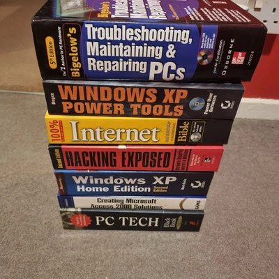JOB LOT 7 LARGE COMPUTER BOOKS VINTAGE WINDOWS,REPAIRS,ALL BOOKS COME WITH CDS - Image 1 of 4