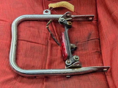 Yamaha Warrior 350 1996 manija de barra de agarre trasera con luz trasera lámpara de freno trasera fabricante de equipos originales Foto 1 de 4