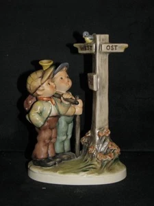 Goebel Hummel Figur Nr. 331 "Am Scheideweg", 1. Wahl, TMK 7 - Picture 1 of 1