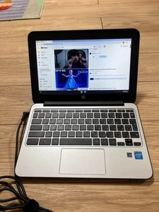 HP Chromebook 11G3 11.6 inches Chrome OS Black - Picture 1 of 7