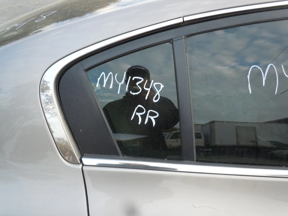 Nissan Altima 2007-2012 sedán puerta trasera ventana ventilación vidrio pasajero derecho OEM Foto 1 de 1