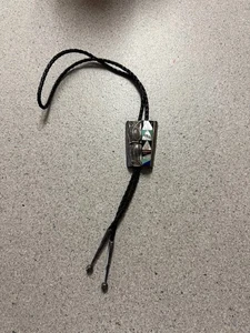 Antico Bolo Zuni / Navajo Sterling Multi Stone firmato KJ. BELLEZZA - Foto 1 di 6