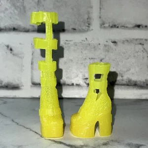 Monster High G3 Frankie Stein Skulltimate Secrets Neon Frights Yellow Shoes - Picture 1 of 4