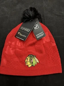 Chicago Blackhawks NUEVO gorro tejido de invierno OSFM para mujer con pompón. Sombrero. NHL. - Imagen 1 de 4