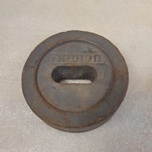VINTAGE CAST IRON TK889D PLATFORM SCALE WEIGHT 4" ROUND SLOTTED ~ 3 1/2 LBS  - Picture 1 of 3