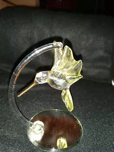 Estatuilla de vidrio vintage pájaro colgante alas amarillas pálidas/cuento punto rojo colibrí - Imagen 1 de 5