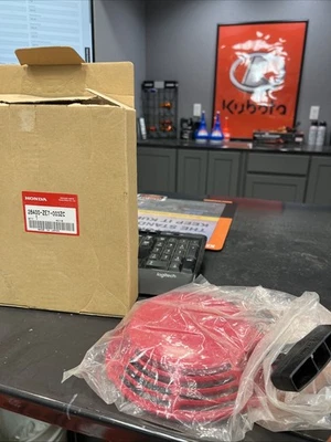 Genuine Honda 28400-ZE7-003ZC Recoil Starter OEM - Image 1 of 3