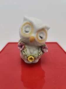 Estatuilla miniatura vintage de búho Napcoware porcelana blanco borde de espagueti - Imagen 1 de 6