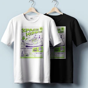 Space Hippie Sneaker T-Shirt - Vintage Style Grafik | Unisex Heavy Cotton - Bild 1 von 4