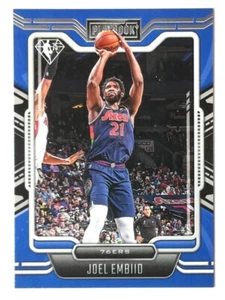 Libro de jugadas Panini Chronicles 2021-22 75 aniversario Joel Embiid #290 Sixers - Imagen 1 de 3