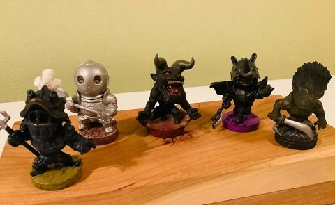 🔴 BERSERK Black Swordsman Anime/Manga Mini Figures 2 inch Retro Villain Set Cover